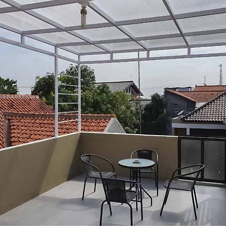 Jatiwangi Syariah Guest House Mitra Reddoorz Majalengka Eksteriør billede